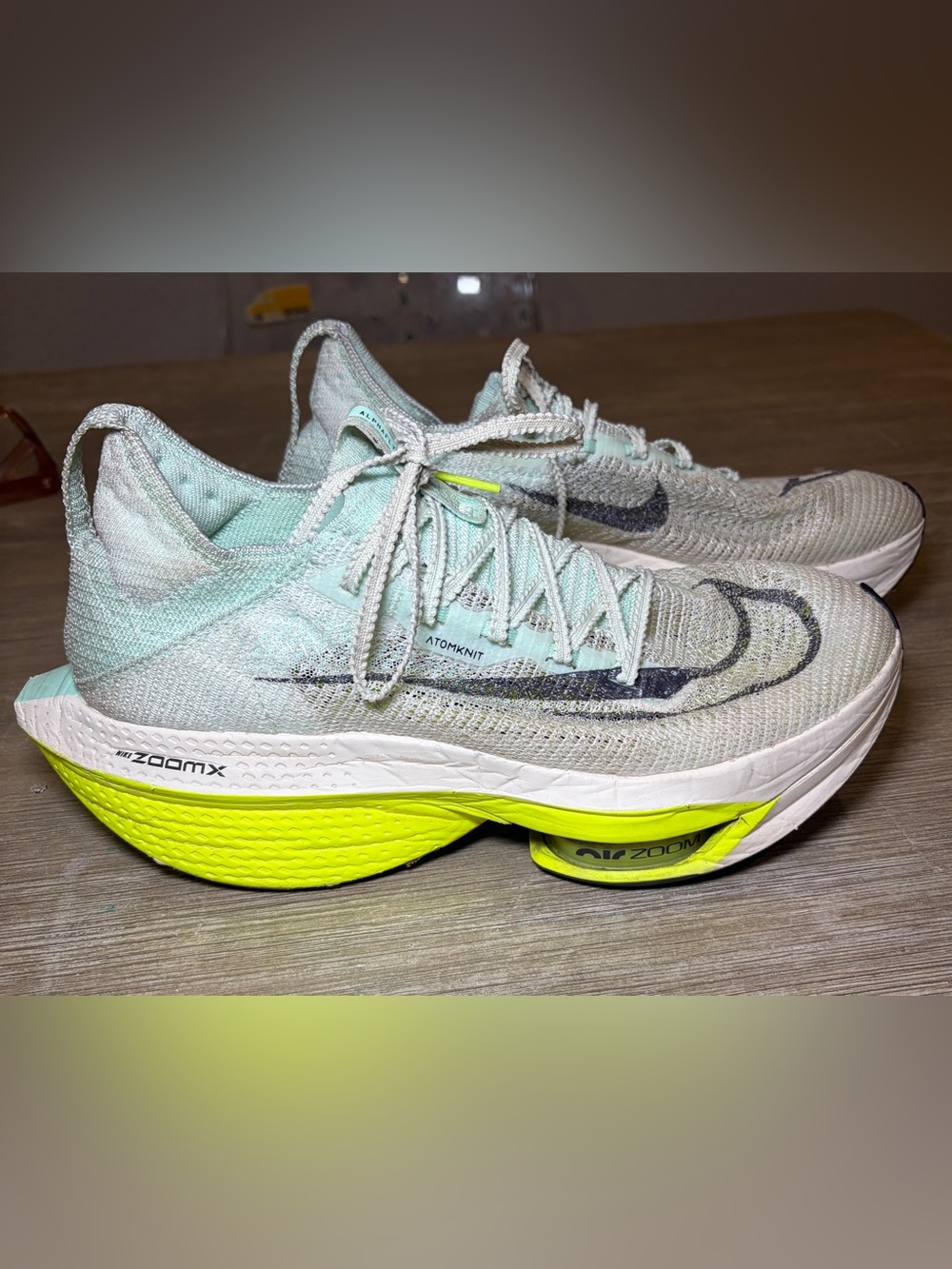 Nike Air Zoom Alphafly NEXT% 2 in Mint Foam/Volt size 8.5